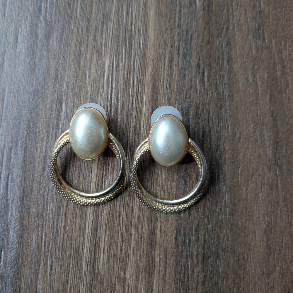 Elegant Gold and Cream Vintage Earrings